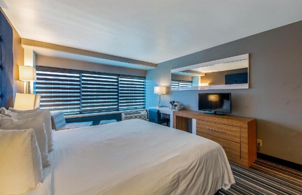 Hotel Huntington Beach image 29