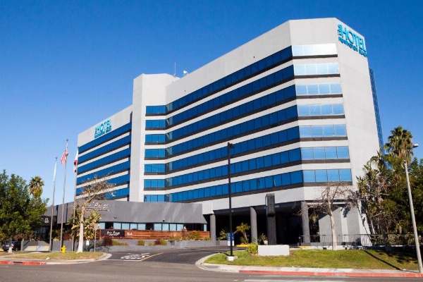 Hotel Huntington Beach image 9